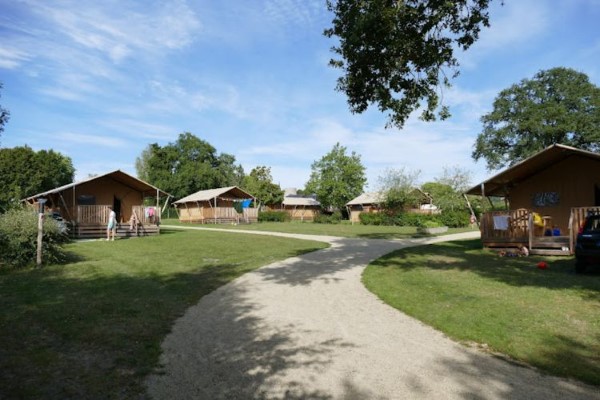 campings/francia/paises-del-loira/Mayenne/GlampingSainteSuzanne/camping-glamping-sainte-suzanne-6781436564c57-xl-personnalise.jpg