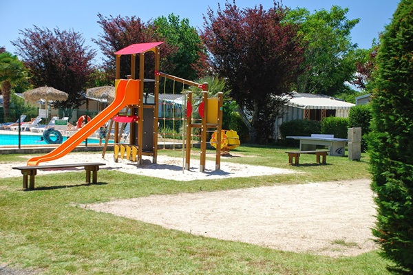 /campings/francia/poitou-charentes/charente-maritima/LaBorderie/la-borderie-camping-saint-palais-sur-mer-avec-aire-de-jeux-enfants.jpg