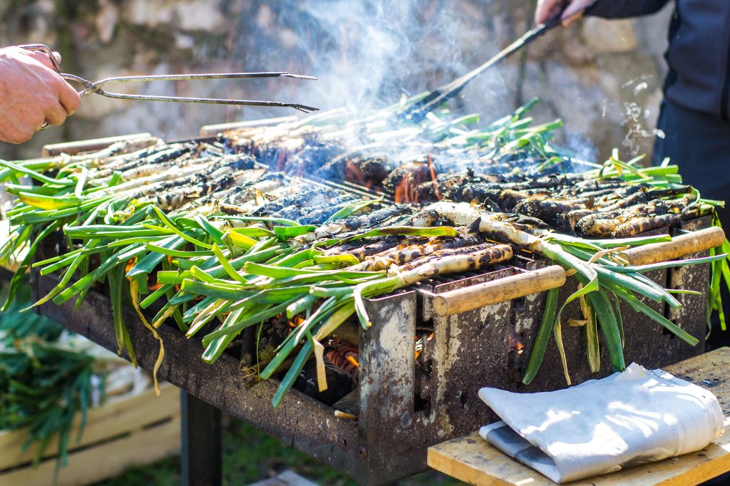 La Calçotada en camping, la experiencia que no te puedes perder