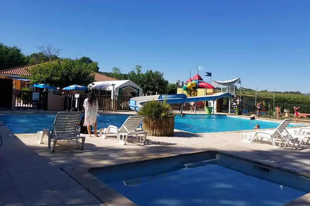 Camping Les Chalets sur la Dordogne, escapada entre río, naturaleza y pueblos con encanto