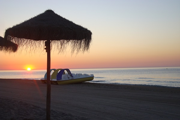 campings/espana/comunidad-valenciana/castellon/costa-del-azahar/PlayaTropicana/atardecer-playa.jpg