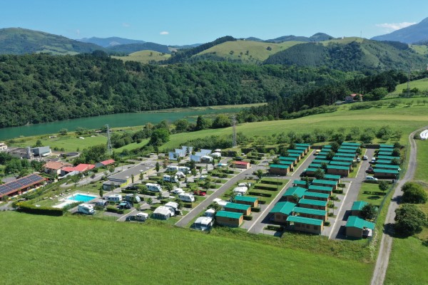 campings/espana/pais-vasco/vizcaya/Zumaia/dron02-personnalise.JPG
