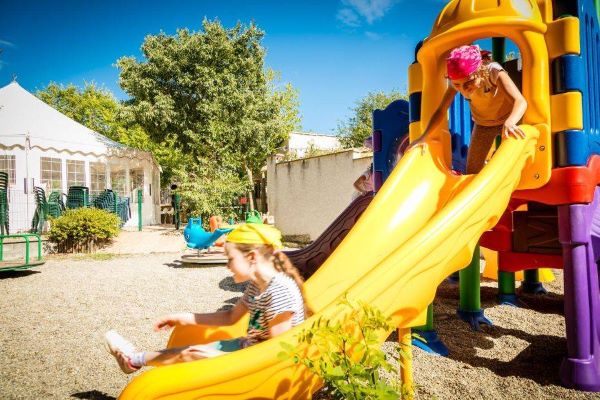 campings/francia/languedoc-rosellon/aude/LeMoulindeSainteAnne/jeux-enfants-aude.jpg