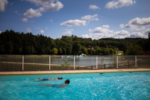 /campings/francia/midi-pirineos/lot/DomaineleQuercy/cmaping-piscine-1200x800-personnalise.jpg