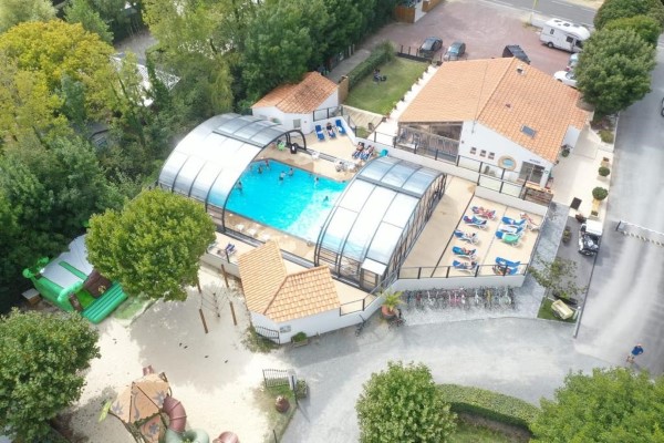 campings/francia/paises-del-loira/vandea/LeGrandJardin/vue-du-ciel-3-personnalise.jpg