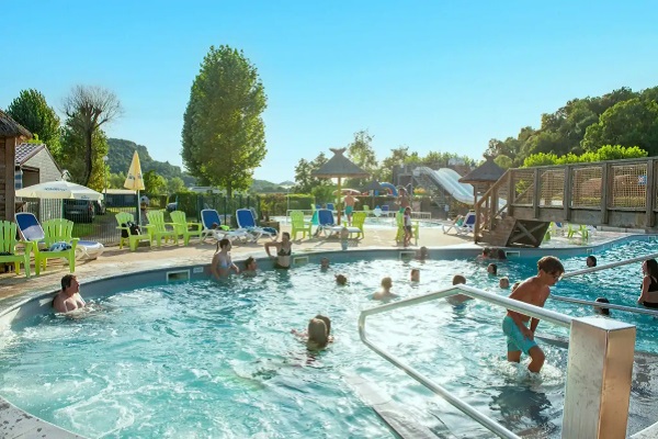 campings/francia/rodano-alpes/ain/IledelaComtesse/belle-piscine-camping-ile-de-la-comtesse-1-scaled-personnalise.jpg