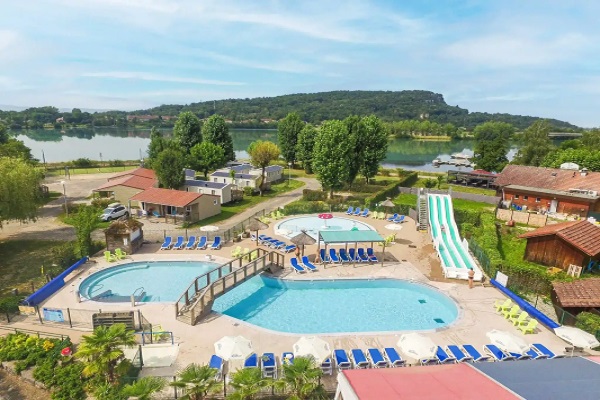 campings/francia/rodano-alpes/ain/IledelaComtesse/espace-aquatique-camping-savoie-scaled-personnalise.jpg