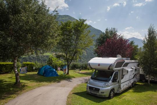 Camping Francia Altos Pirineos ~ Luz St Sauveur ~ ᐃ PYRENEVASION ****